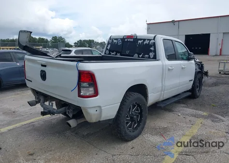 2022 Ram 1500 Big Horn 4X2 6'4 Box из США, поврежденный, VIN 1C6RREBT8NN147878